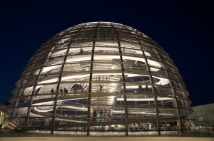 Reichstag_Dome_at_night